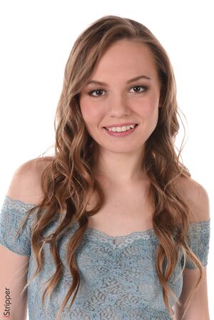 Silvia Wise in Casually Cute at IStripper