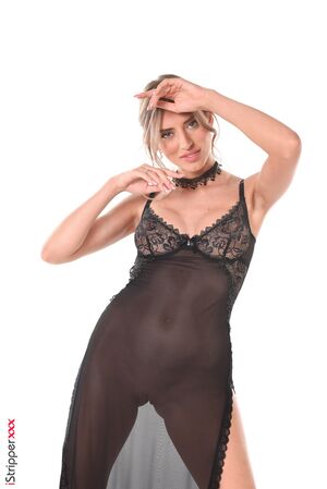 Fanta Sie in The Living Fantasy at IStripper