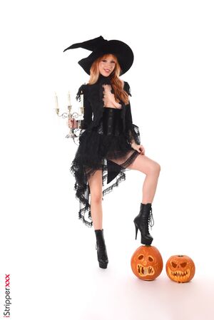 Lilly Mays in Lilly October at IStripper