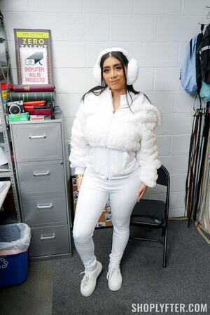 Violet Myers in Case No. 8002108 - The Stolen Jewelry Inside Her Bra at Shoplyfter