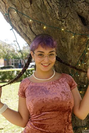 Bubble Butt Venus in Holiday Cake at Zishy