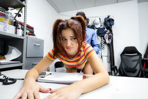 Vanessa Marie in Case No. 8003325 - Streaming Down the Streamer’s Face at Shoplyfter