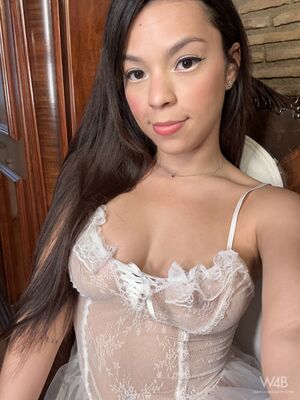 Sky Moon in Selfies 4U My Present at Watch4Beauty