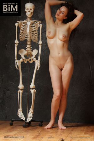 Cat Nude Pics and Porn