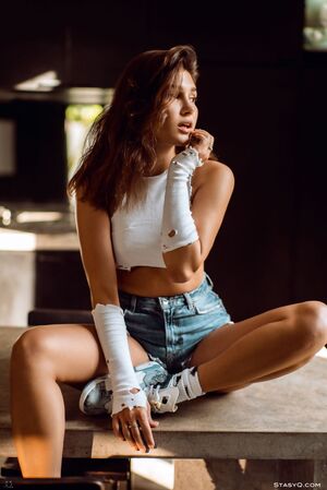 EllyQ in Set 642 at StasyQ