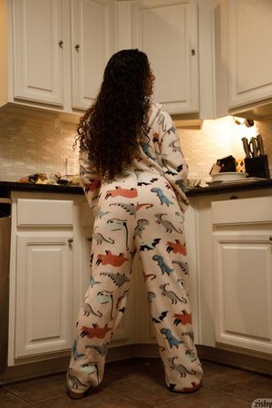 Lana Lovelace Christmas Cooch Zishy