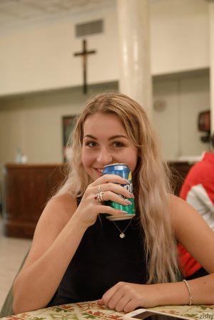 Stella Garmen Cute Flasher Zishy