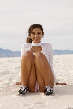 Alejandra Cobos White Sands Zishy