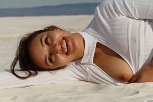 Alejandra Cobos White Sands Zishy