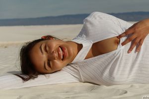 Alejandra Cobos White Sands Zishy