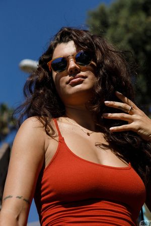 Nalani Dacus No Panties Zishy nude pics