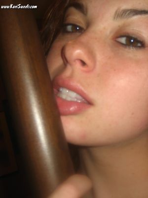 Kari Sweets Pussy Slip Selfies Nude