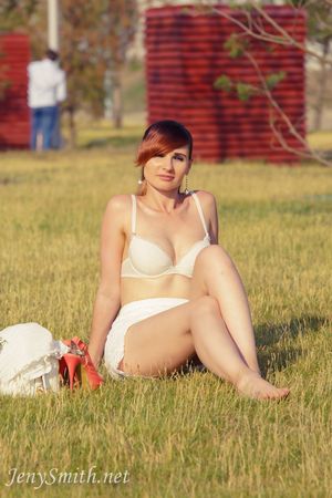 Jeny Smith Cute Upskirt Pussy Nude Pics