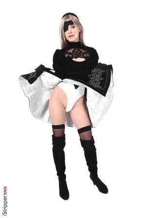 Eva Elfie Nier Dildomata IStripper