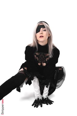 Eva Elfie Nier Dildomata IStripper