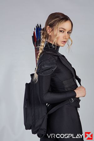 Naomi Swann Hunger Games VR Cosplay X