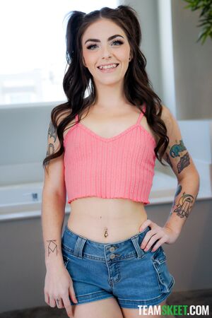 Tiny Rhea in Pound My Daddy Issues Away at My Babysitters Club