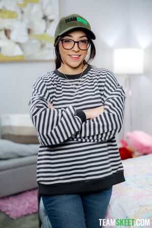 Madison Wilde in Make Me an American Woman Again! at Tomboyz