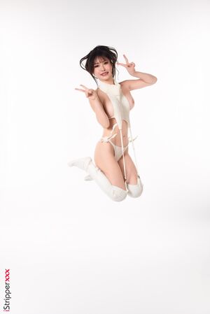 Reina Ohara in Virgin Slayer at IStripper