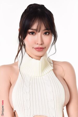 Reina Ohara in Virgin Slayer at IStripper