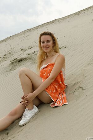 Sonya Buse in Summer Saga 2 at Zishy