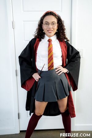 Satine Summers in The Curse of the Ghost Dick at Freeuse Fantasy