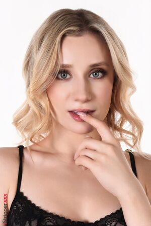 Lily Blossom in Nightime Moves at IStripper