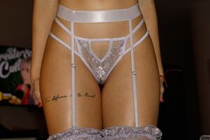 Rosaline Imaz in String Theory at Zishy