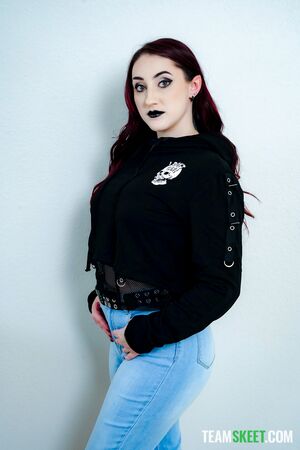 Doxy Nude Pics and Porn