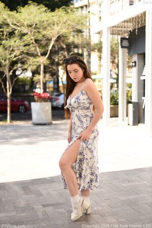 Bella Busty Flower FTV