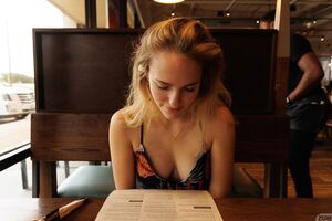 Athena Fleurs Breakfast Flasher Zishy