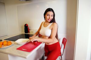 Shelena Sweet Curvy Treat