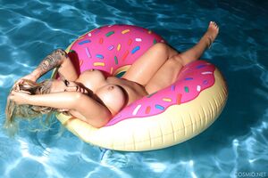 Jessica Jackson Skinny Dipping Blonde Cosmid