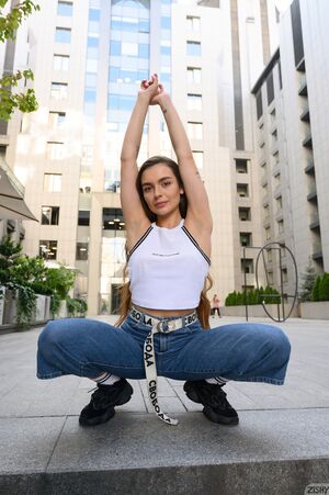 Rachel Veiss Personally Naked Zishy