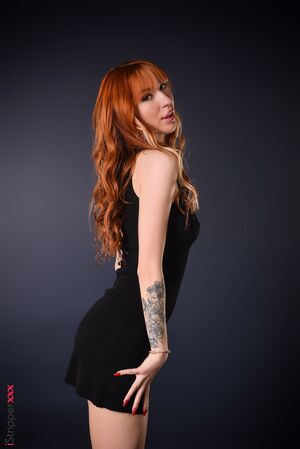 Lilly Mays Prepare For The Date IStripper