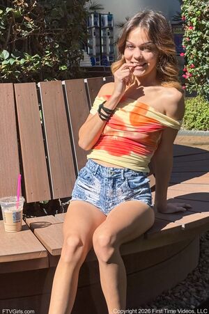 Melia Mall Spreads FTV