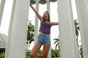 Tenaya Dauda Explore Colombia Newcomer Zishy