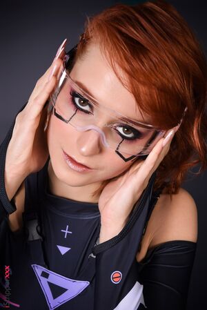 Dolly Dyson Virtual Club Cosplay IStripper