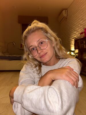 Junie Blondie Next Door Ersties