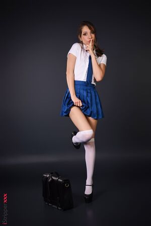 Hareniks Hot Classroom IStripper