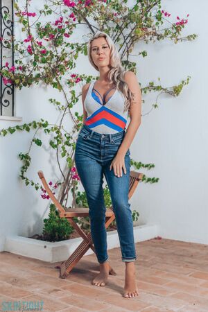 Keira F Classic Blonde Skin Tight Glamour