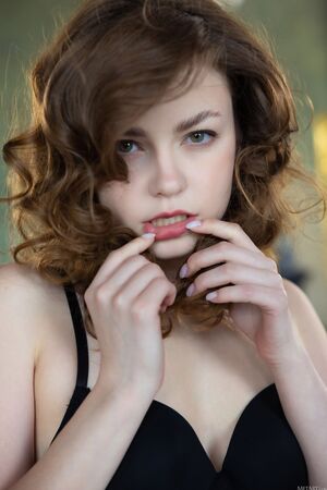 Julia Morozzi MetArt After Dark Striptease