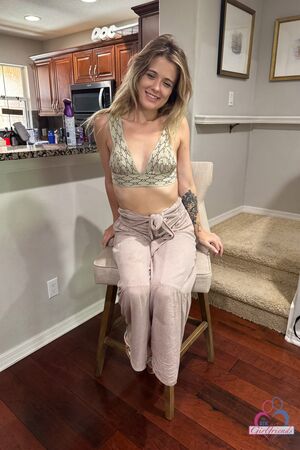 Nicole Nichols ATK Girlfriends Spread Pussy