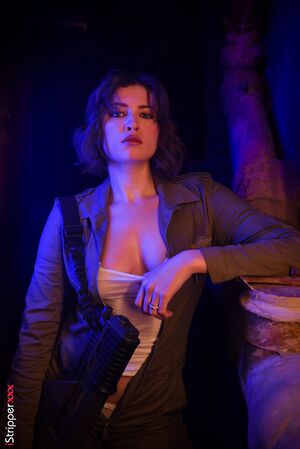 Lucy Dumas IStripper The Kinky Passenger