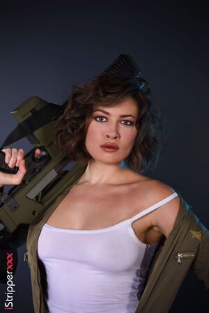 Lucy Dumas IStripper The Kinky Passenger