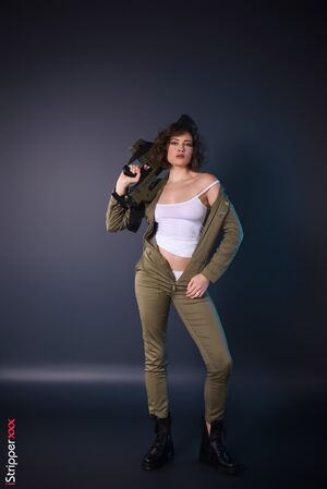 Lucy Dumas IStripper The Kinky Passenger