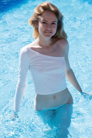 Alice May Nude Pics and Porn
