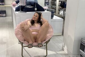 Lola FTV Shoe Store Spread