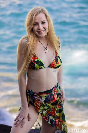 Hailey White Femjoy Sea Of Dreams