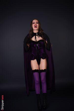 Liz Ocean IStripper Purple Blood
